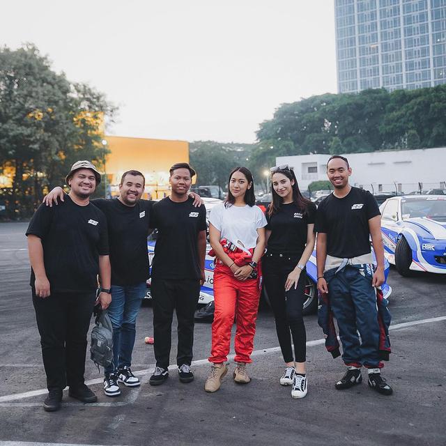 Jadi Impian Sejak Lama, Ini 7 Gaya Selebgram Anindita Hidayat Saat Ngedrift