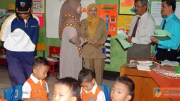 Citizen6, Subang: Sekolah Taman Kanak-kanak (TK) Angkasa Lanud Suryadarma, Kalijati, Selasa (9/8) menjalani akreditasi sekolah dari Tim Asesor Kabupaten Subang. (Pengirim: Dodo)