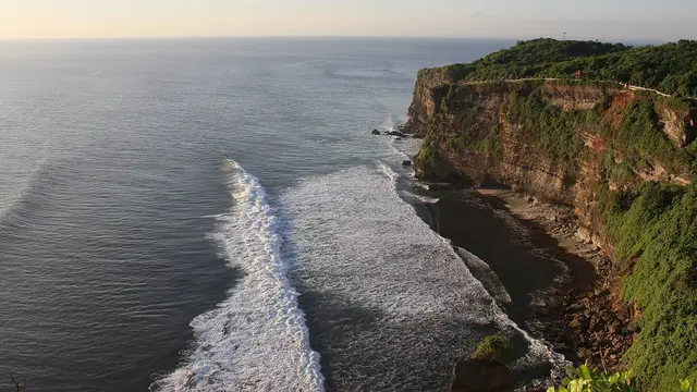 Ilustrasi tebing Uluwatu, Bali.