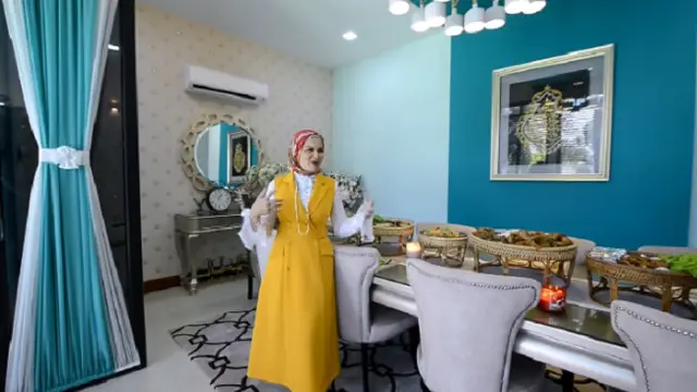 Ruang makan di rumah bos Dnars Skincare lebih dari satu (YouTube Lensa Nona)