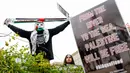 Mereka menyoroti konflik yang telah menewaskan ratusan orang dan melukai ribuan lainnya di Timur Tengah. (Tyler Pasciak LaRiviere/Chicago Sun-Times via AP)