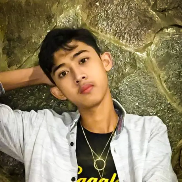 6 Potret Syuraci Handika, Remaja yang Disebut Mirip Arya Saloka