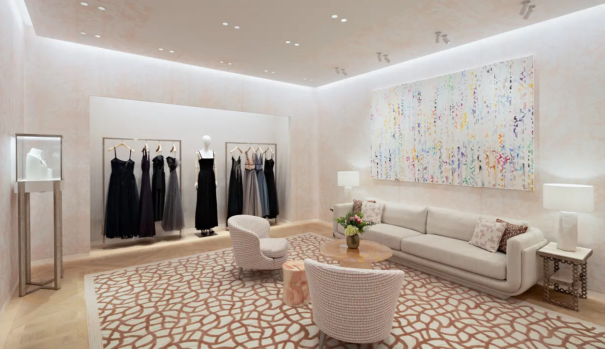 Siap-siap terkesima dengan ruangan VIP yang super luas, lengkap dengan sederet gaun-gaun malam super anggun. Interior makin indah dihiasi karya seniman asal Jerman. [ Foto: dok Dior ]