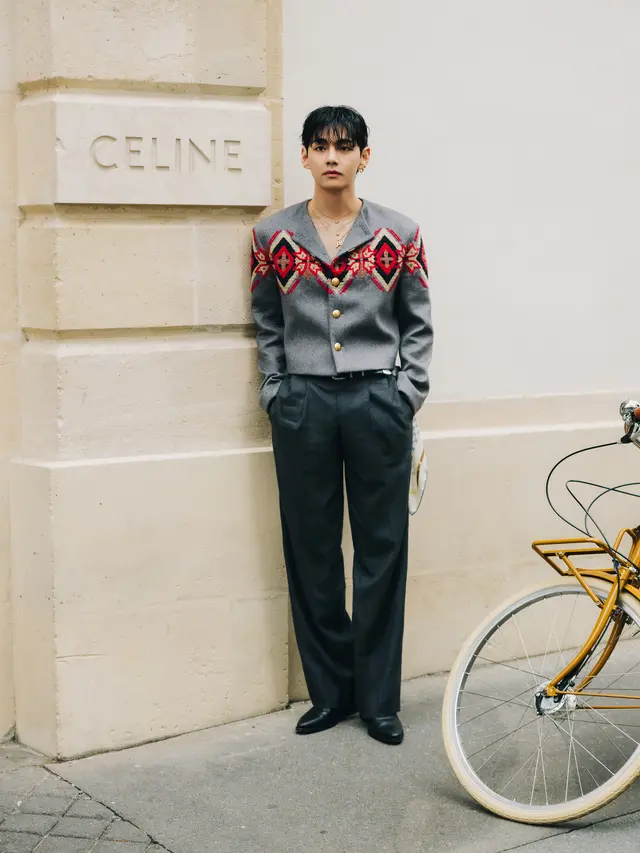 Gaya Trio Bestie V BTS, Bae Suzy, dan Park Bo Gum Hadiri Celine Show di Paris