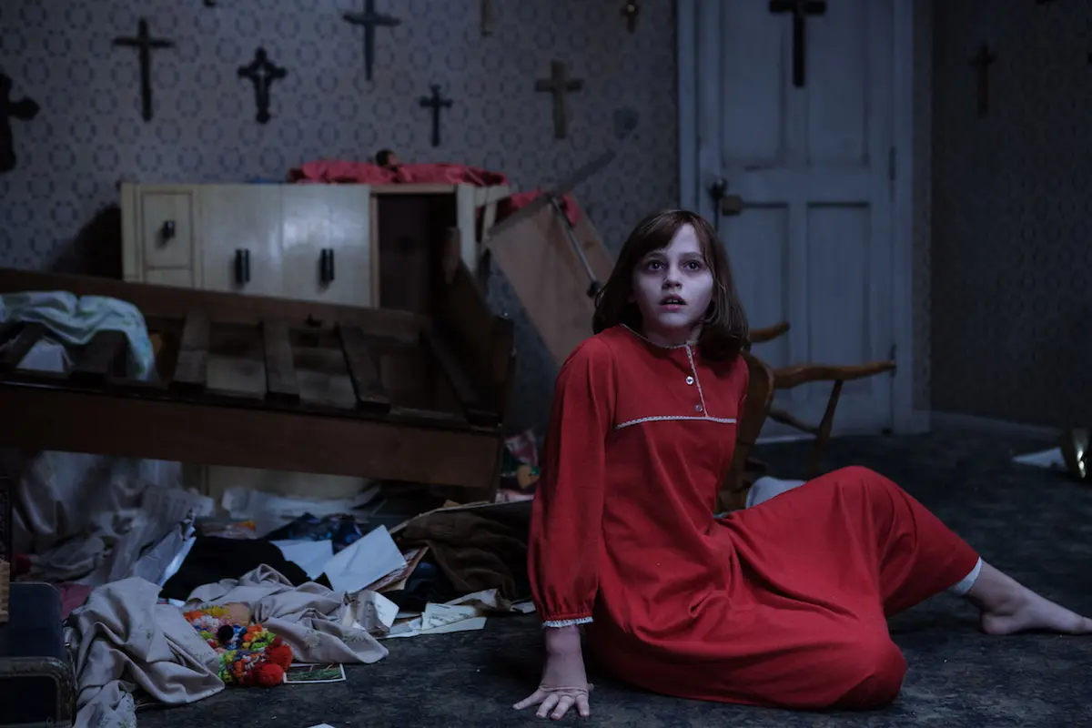 Heboh Video Kesurupan Saat Tonton The Conjuring 2 Saat Ramadan!