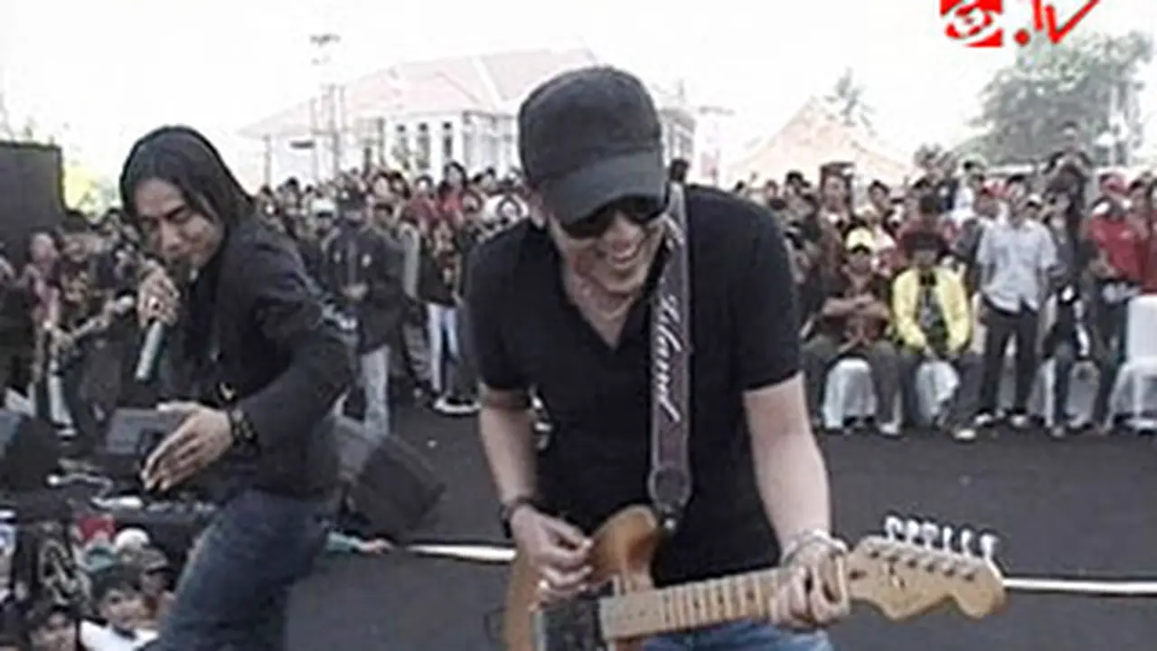 111016charlie.jpg