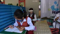 Kisah Pemilik Toko Listrik di Bandung, Sediakan Wifi Gratis Bantu Siswa Belajar Daring