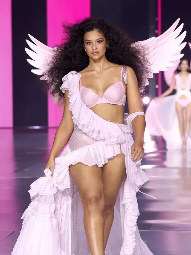 Devyn Garcia di Victoria’s Secret Fashion Show 2024