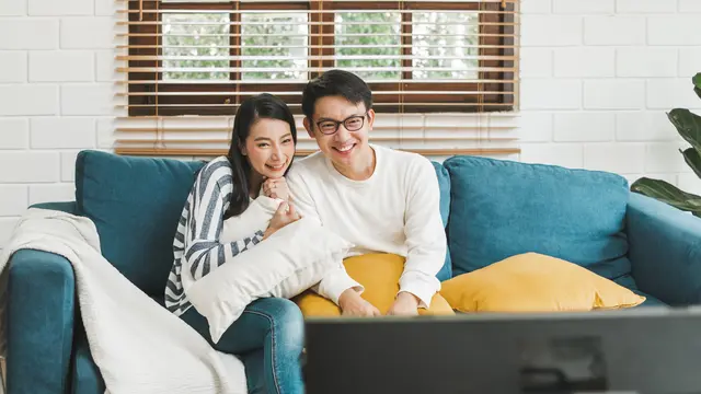 perempuan dan pasangan maret