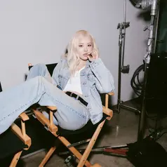 Levi’s® secara resmi umumkan kemitraan global multi-tahun bersama ROSÉ, penyanyi-penulis lagu internasional papan atas sekaligus ikon
global. (Foto: Levi's)