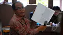 Mantan Panitera Mahkamah Konstitusi, Zainal Arifin Husein memberikan kesaksian dalam sidang kasus sengketa Partai Golkar di PTUN Jakarta Timur, Senin (4/5/2015). (Liputan6.com/Yoppy Renato)