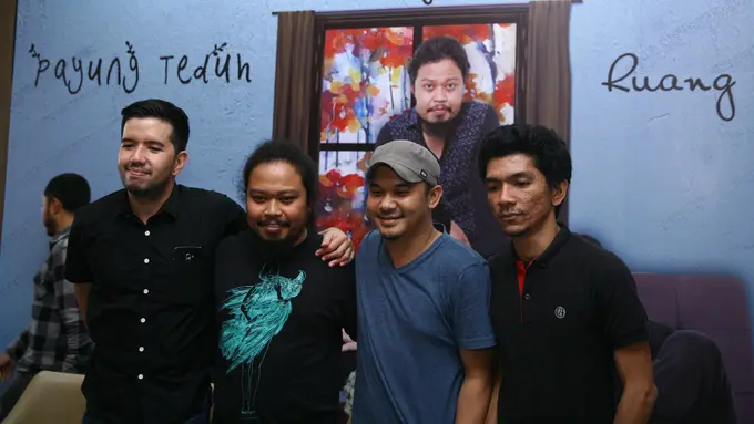 [Bintang] Payung Teduh