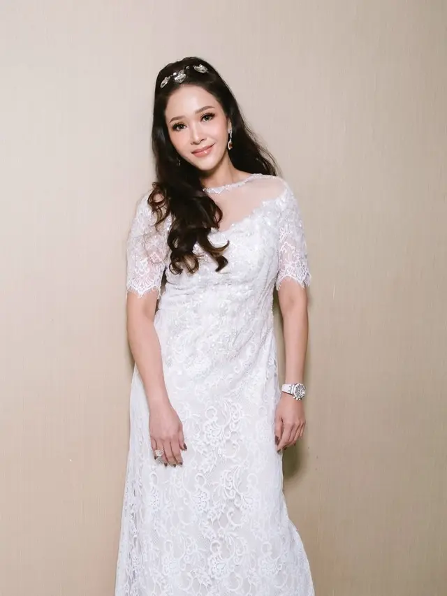 Koleksi dress Maia Estianty (Foto: Instagram @maiaestiantyreal)