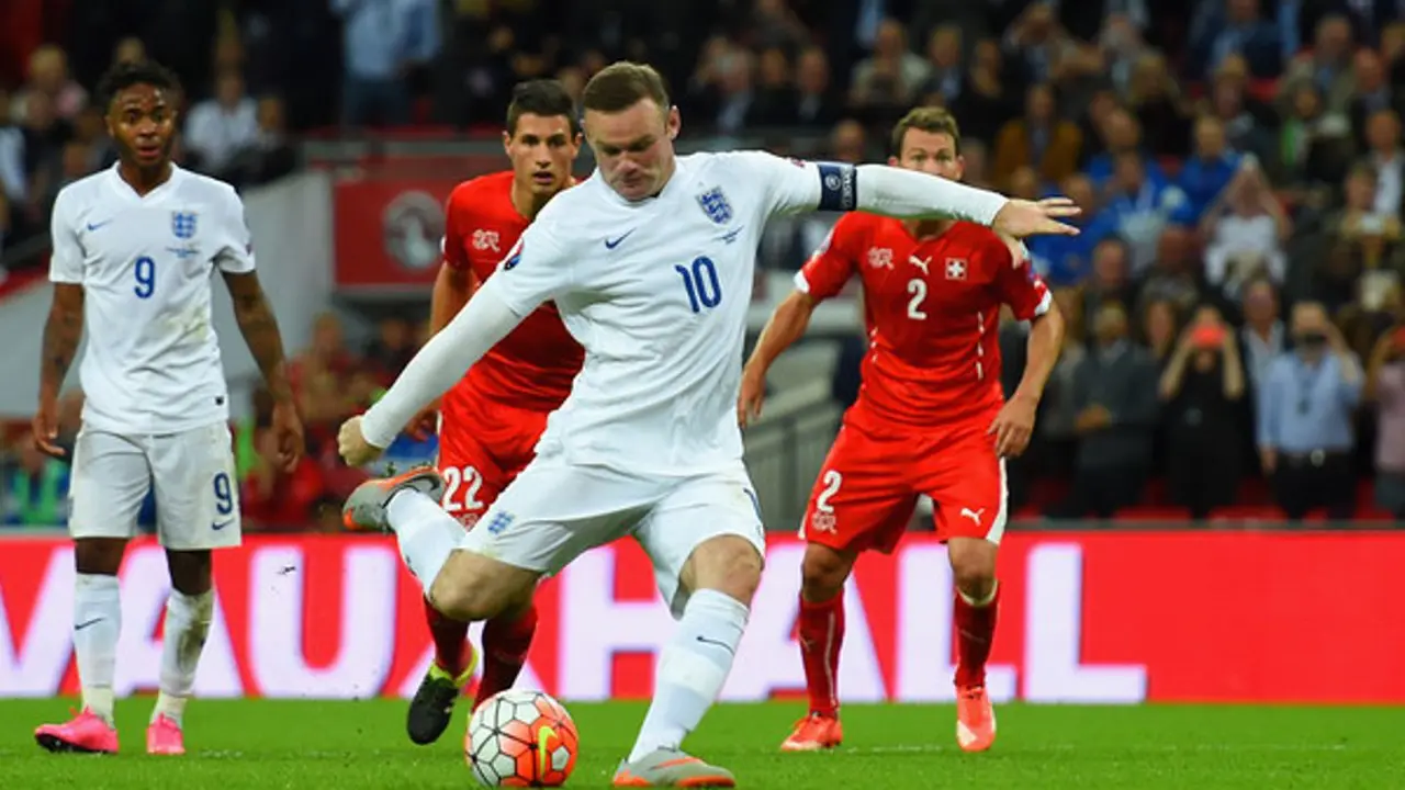 Pique Dukung Rooney Meraih Trofi Bersama Timnas Inggris (udah)