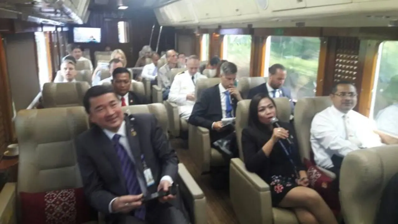 Kereta mewah yang digunakan oleh Raja Swedia Carl XVI Gustaf ‎ke Bandung. 