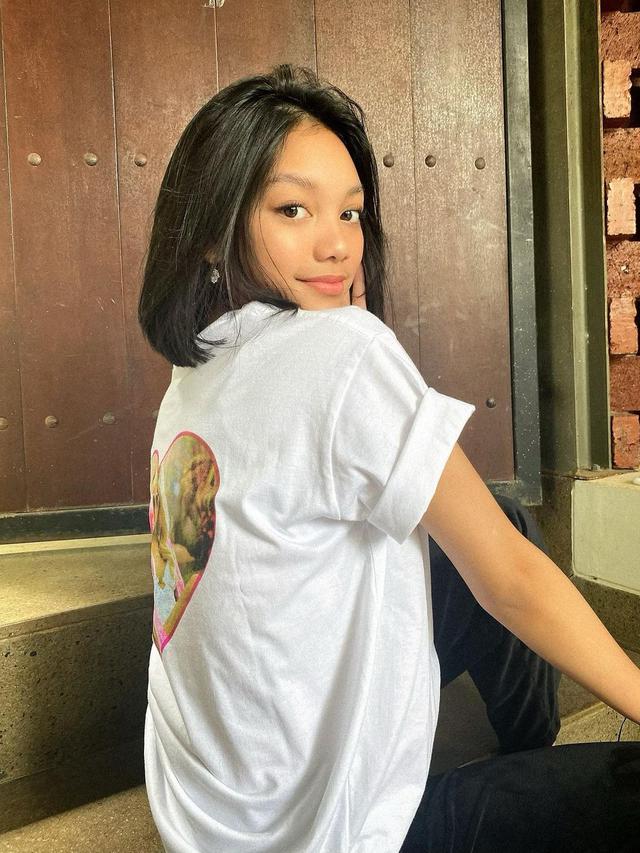 Potong Rambut Pendek, Ini 6 Potret Terbaru Naura Tampil Makin Dewasa