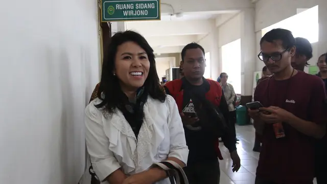 Kuasa Hukum Basuki Tjahaja Purnama atau Ahok, Fifi Lety Indra