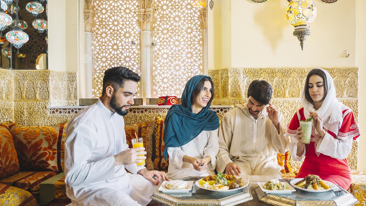 Sikap yang Tepat Kepada Sesama Mukmin