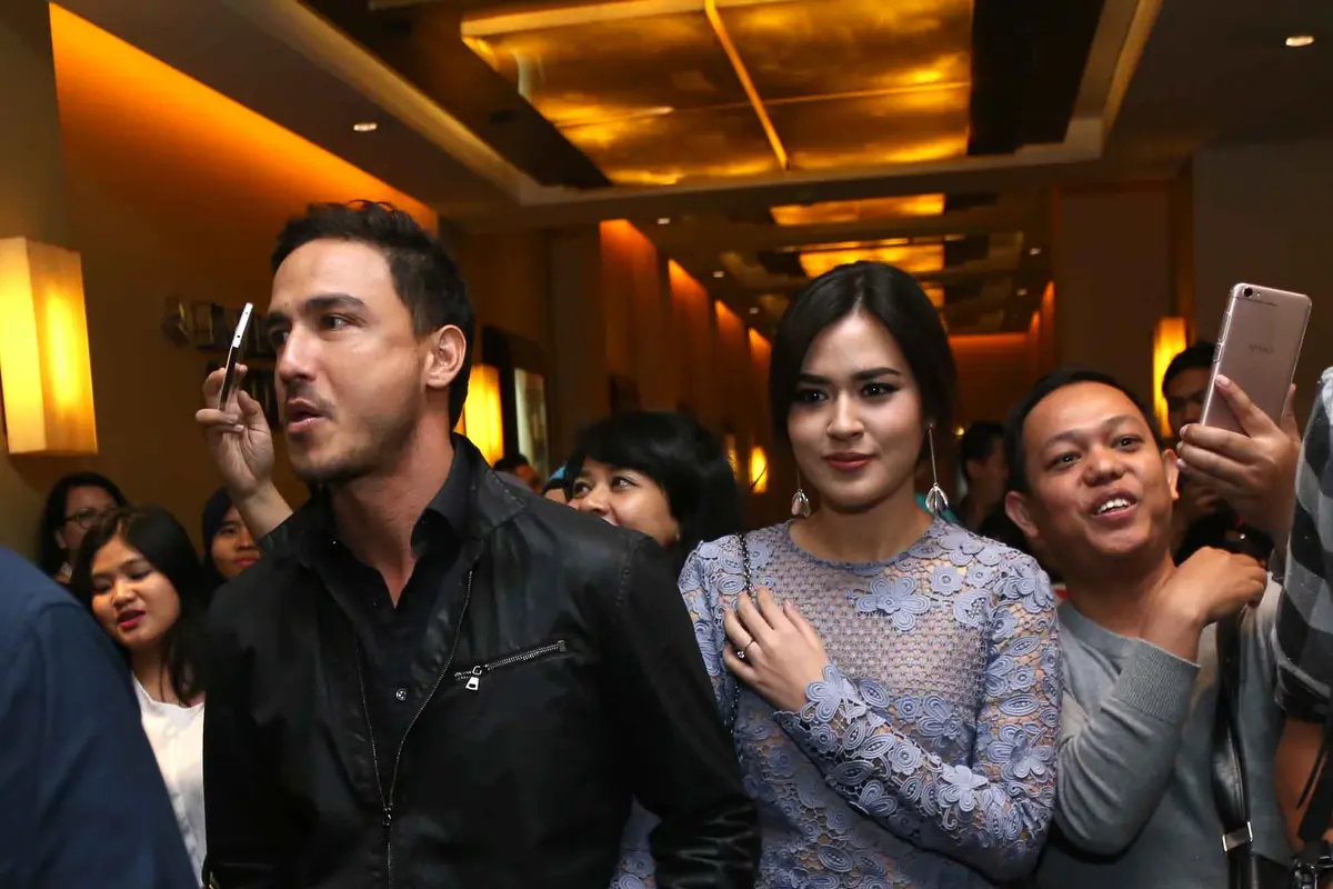 [Bintang] Hamish Daud dan Raisa