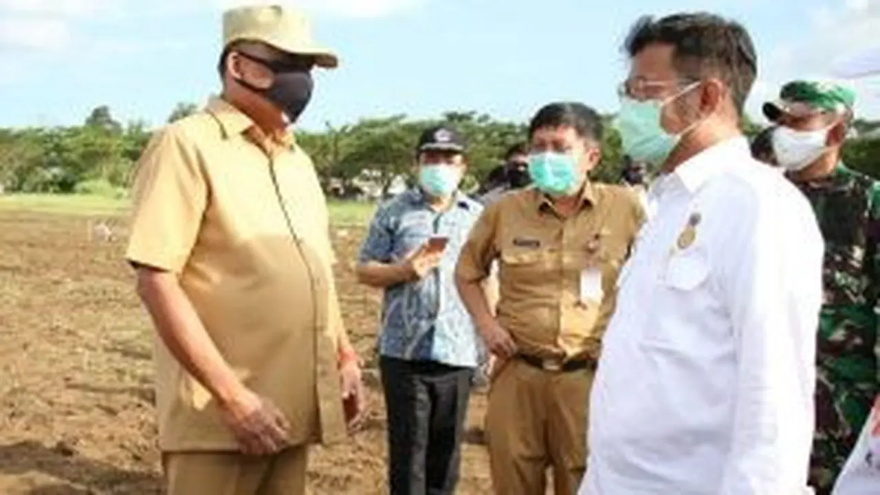 Agenda Mentan yaitu penanaman kedelai dalam rangka menyukseskan program pengembangan kedelai nasional.