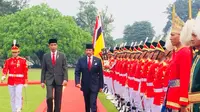 Presiden Jokowi menyambut Sultan Haji Hassanal Bolkiah di Istana Bogor.