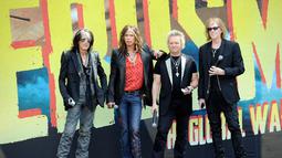 Konser Aerosmith di JIEXPO Kemayoran, Jakarta 11 Mei 2013 dibatalkan. Faktor keamanan jadi alasan manajemen Aerosmith untuk membatalkan konser perdana mereka di Indonesia. (Frazer Harrison/Getty Images/AFP)