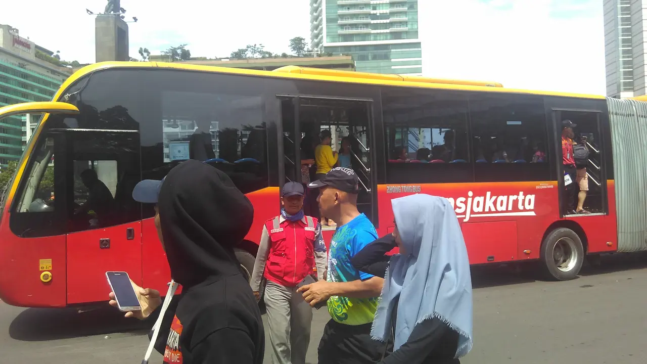 bus mogok