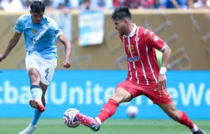 Pemain baru Manchester City, Tijjani Reijnders, menjalani debut saat City melawan Wydad Casablanca pada laga Grup G Piala Dunia Antarklub 2025 di Lincoln Financial Field, Philadelphia. (AFP/Charly Triballeau)