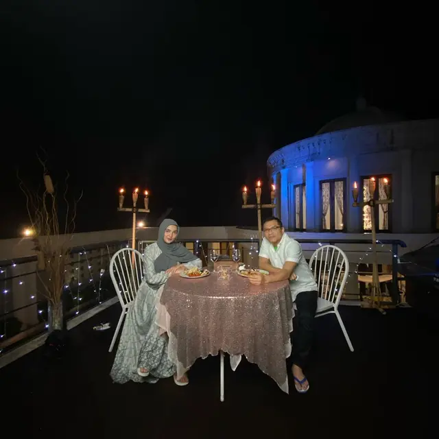Momen perayaan ulang tahun pernikahan Anang Hermansyah dan Ashanty yang ke-8