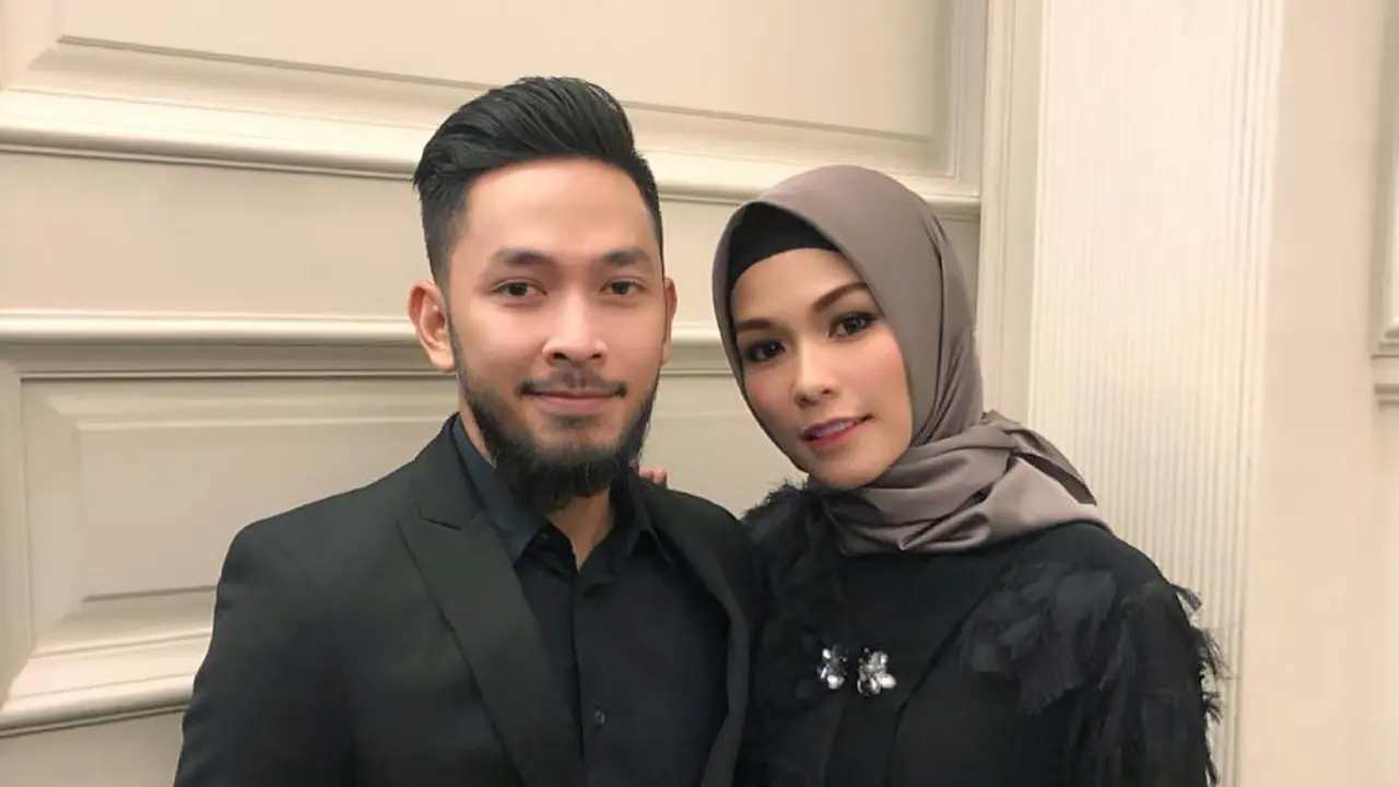 6 Fakta Metha Yunatria, Istri Uki Noah yang Cantik Berhijab