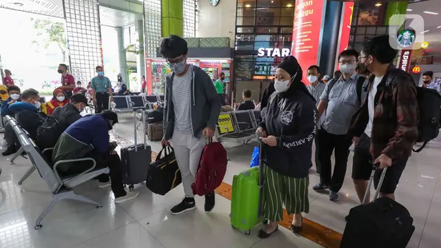 Suasana Stasiun Gambir Jelang Mudik Lebaran