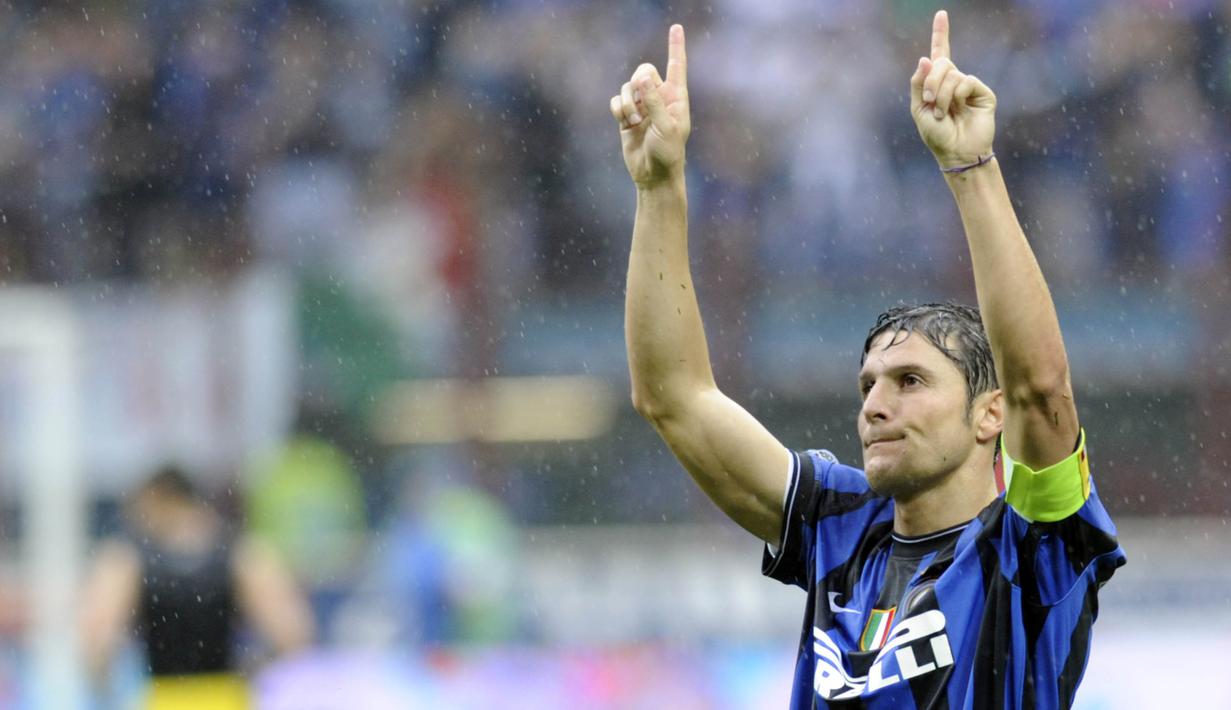 Bek Kanan - Javier Zanetti. (AFP/Giuseppe Cacace)