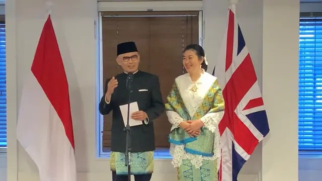 Pada kesempatan tersebut Duta Besar Desra Percaya menyampaikan salam hangat dari Presiden Joko Widodo kepada Ratu Elizabeth II (KBRI London)