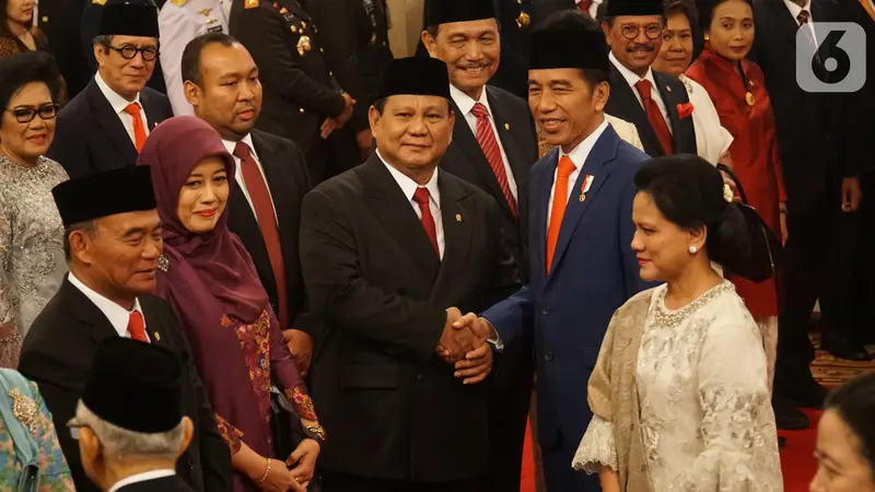 Tepat pada hari ini, Rabu (28/2/2024) Presiden Joko Widodo atau Jokowi memberikan kenaikan pangkat secara istimewa kepada Menteri Pertahanan Prabowo Subianto saat Rapim TNI-Polri di Mabes TNI Jakarta Timur.