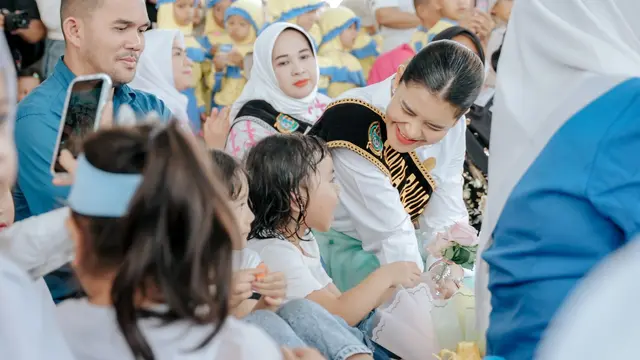 Kampung Ceria Anak Merdeka 2025: Kahiyang Ayu Ajak Anak PAUD Amalkan Ikrar Anak Indonesia Hebat