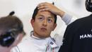 Ekspresi Rio Haryanto seusai latihan bebas pertama F1 GP Australia di Sirkuit Albert Park, Australia, Jumat (18/3/2016). (Reuters/Brandon Malone)