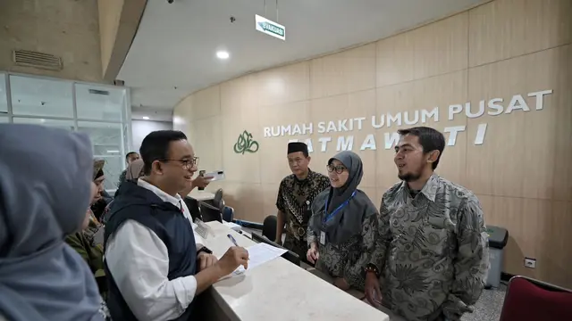 Bakal calon presiden (bacapres) Anies Baswedan rampung melaksanakan medical check up (MCU) atau memeriksa kesehatan di RSUP Fatmawati, Jakarta Selatan, Selasa (17/10/2023).