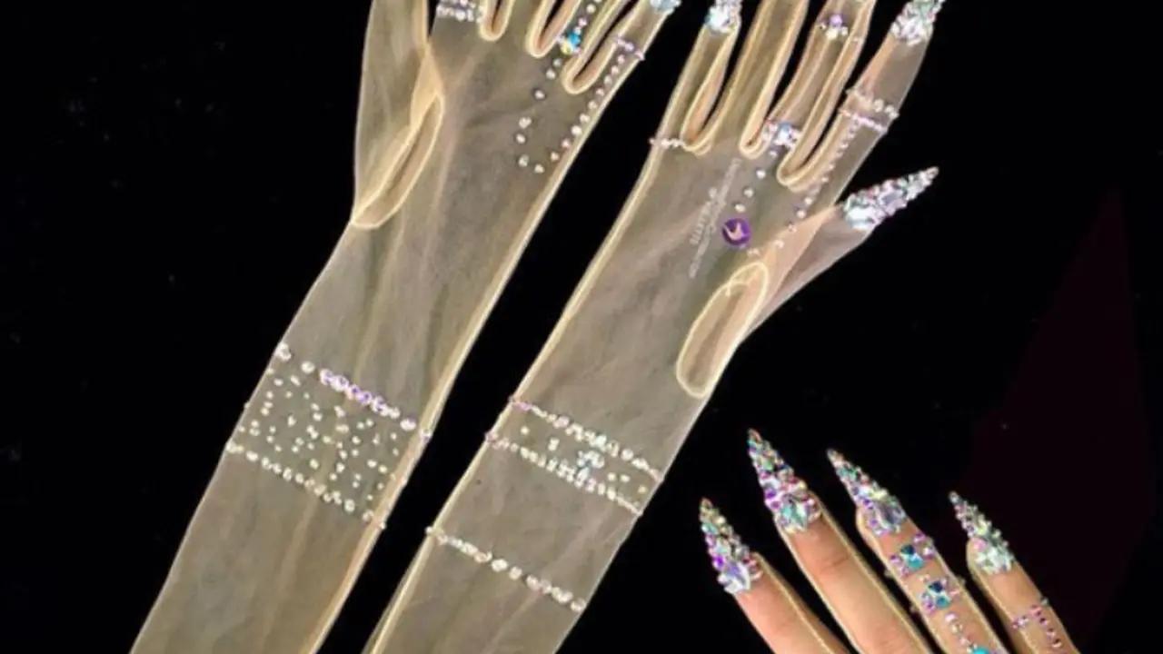 Mau Punya Nail Art Mirip Sosialita? Pakai Sarung Tangan Ini Saja