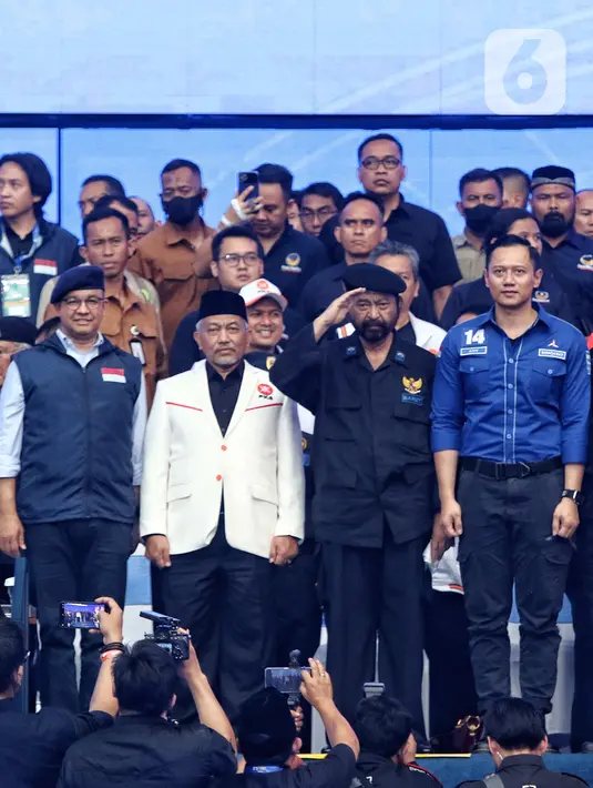 Bakal calon presiden dari Koalisi Perubahan, Anies Baswedan, Ketua Umum Partai NasDem Surya Paloh, Ketua Umum Partai Demokrat Agus Harimurti Yudhoyono, Presiden PKS Ahmad Syaikhu saat mengikuti Apel Siaga Perubahan di GBK, Senayan, Jakarta, Minggu (16/7/2023). (Liputan6.com/Angga Yuniar)