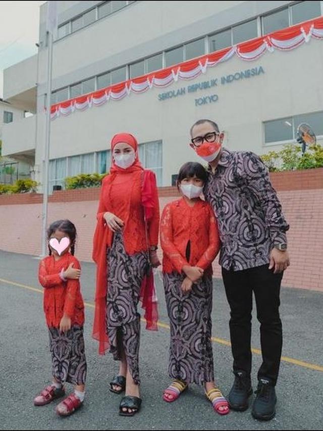 Sempat Umumkan Pisah, Ini 6 Potret Shandy Purnamasari dan Juragan 99 yang Mesra Lagi