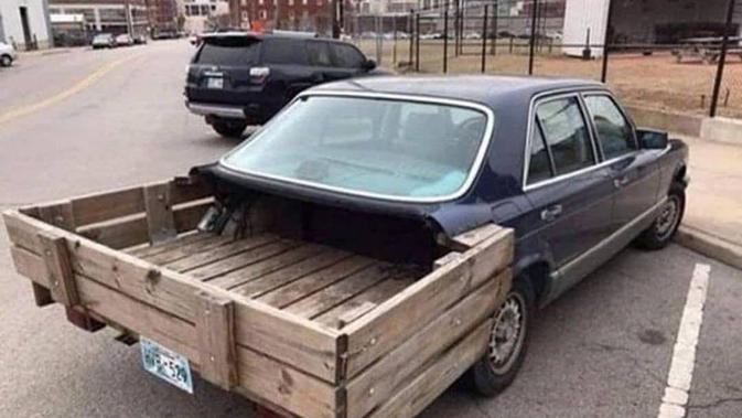 Modifikasi mobil dengan kayu (Sumber: Instagram/m.e.c.h.a.n.i.c.a.l_s)