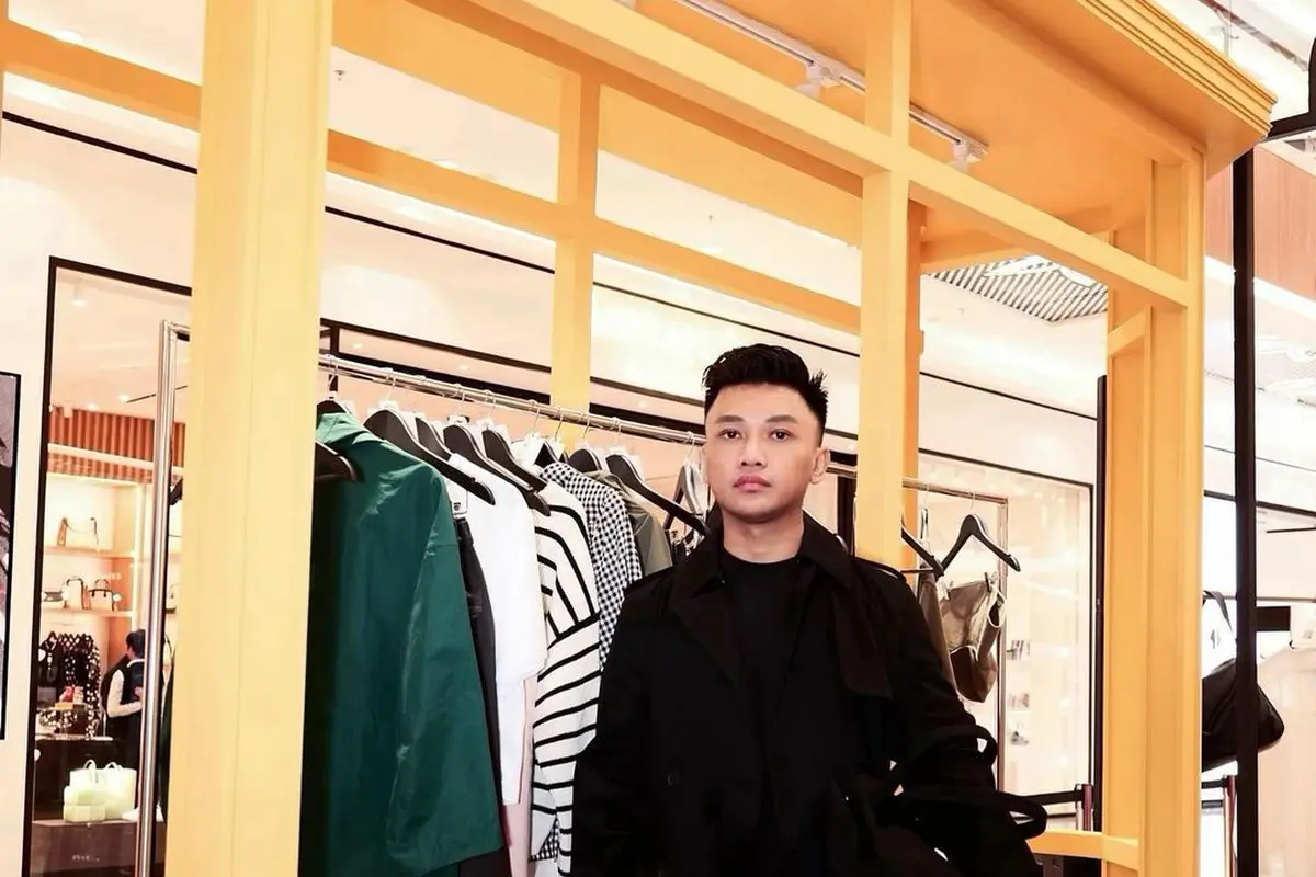 4 Tips Tampil Elegan dari Fashion Stylist Langganan Ayu Ting Ting hingga Aurel Hermansyah