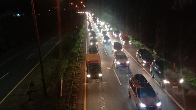 Kemacetan panjang terjadi di tol Tangerang-Merak