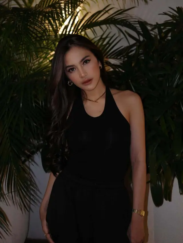 6 OOTD Mahalini dengan Sleveeless Usai Melahirkan, Tampil Stylish Bak ABG