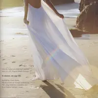 DIY, kreasikan bra untuk baju model backless dalam waktu 5 menit saja. (Image: cantankerouslyseen.blogspot.com)