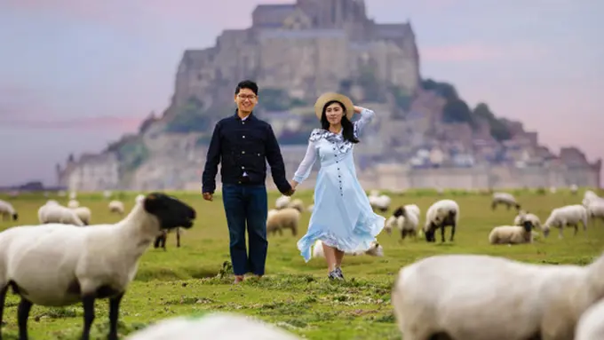 couple romantis bahagia