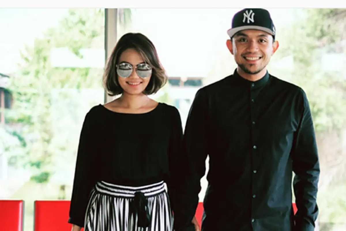 [Bintang.com] Rina Nose dan Fakhrul Razi