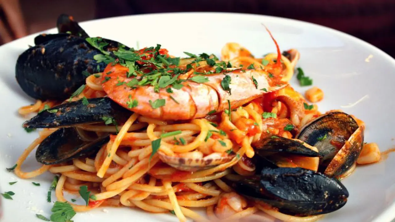 10 Inspirasi Hidangan 'Cheat Day' Lezat untuk Pelaku Diet Ketat