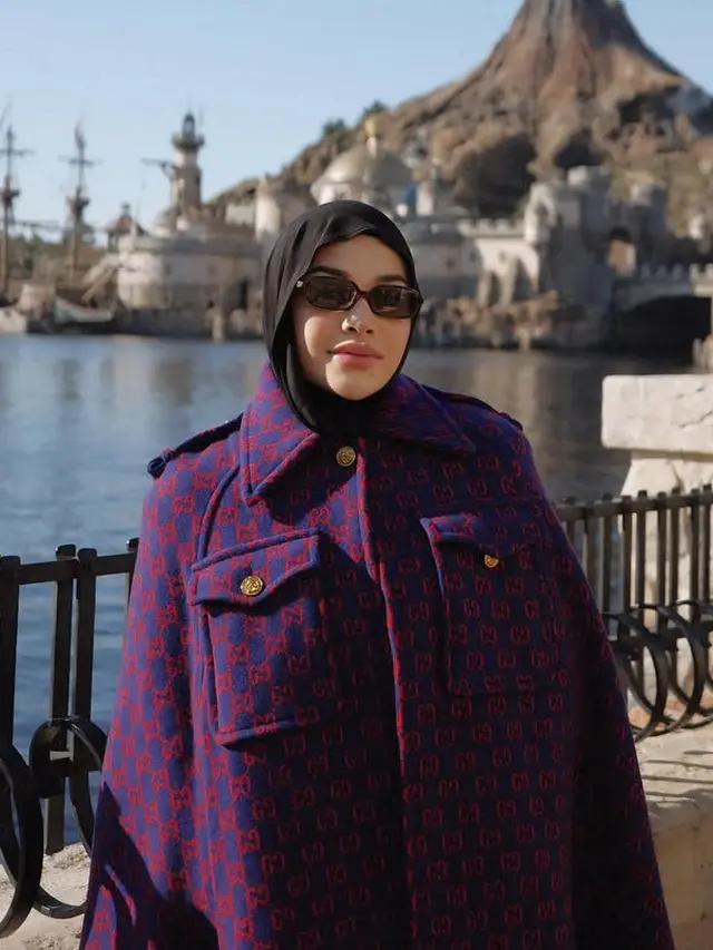Hijab Meleyot dari Aurel Hermansyah