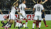 Thomas Muller bersorak setelah mencetak gol kedua (REUTERS/Ina Fassbender )